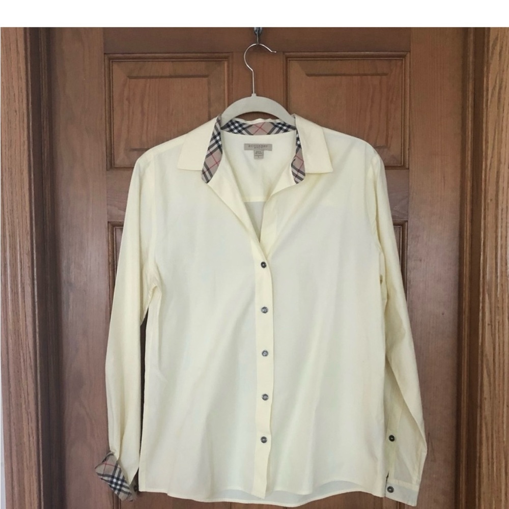 Burberry pale yellow button
Down  with Check Collar
